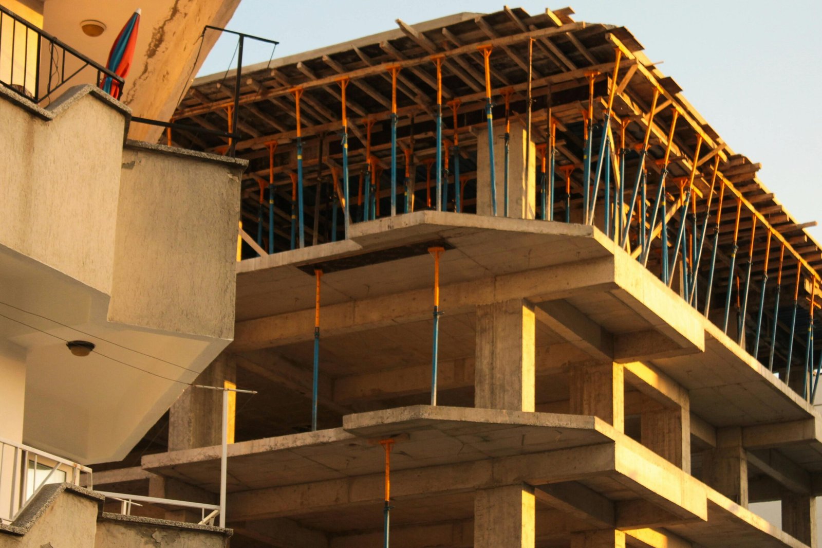 You are currently viewing Scaffolding for rent near me – 7 Powerful Benefits for Fast, Safe & Affordable Construction